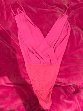 superdown x REVOLVE Hot Pink Open Back Lowcut Bodysuit Size S